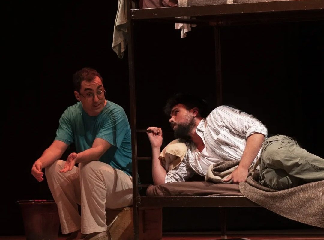 paginaescrivint's tweet photo. Avui a les 19:30 la ternura es farà camí fins i tot d'entre la foscor més cegadora.
Última sessió al Teatre Patraix (València). https://t.co/GuO5lBAADI