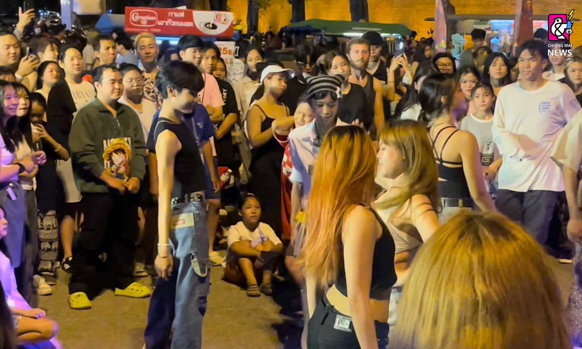 chiangmainews's tweet image. ข่วงประตูท่าแพลุกเป็นไฟ!! วัยรุ่นเชียงใหม่ แห่ตบเท้าร่วมโชว์สเต็ป #Coverdane สุดมันส์ ในกิจกรรม #randomdance เนื่องในโอกาสฉลอง Chiang mai colourful pride MONTH 2024 #pride2014 #เชียงใหม่นิวส์  #chiangmainews 

อ่านข่าว
chiangmainews.co.th/news/3348841/