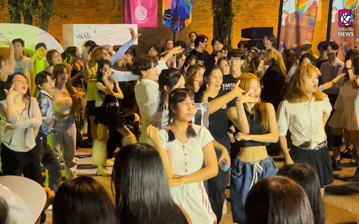 chiangmainews's tweet image. ข่วงประตูท่าแพลุกเป็นไฟ!! วัยรุ่นเชียงใหม่ แห่ตบเท้าร่วมโชว์สเต็ป #Coverdane สุดมันส์ ในกิจกรรม #randomdance เนื่องในโอกาสฉลอง Chiang mai colourful pride MONTH 2024 #pride2014 #เชียงใหม่นิวส์  #chiangmainews 

อ่านข่าว
chiangmainews.co.th/news/3348841/