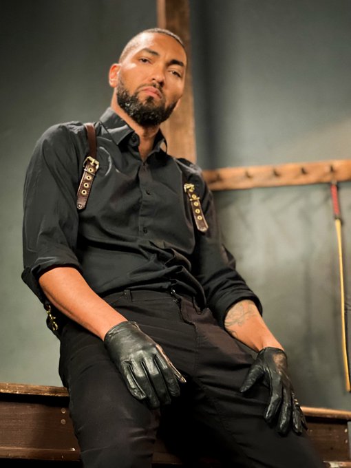 If you&rsquo;ve ever called me &ldquo;Daddy&rdquo; or wanted to, you owe me a present.             It&rsquo;s @corruptioncorpx<a href="/tag/newprofilepic"class="tags"><span>#newprofilepic</span></a>