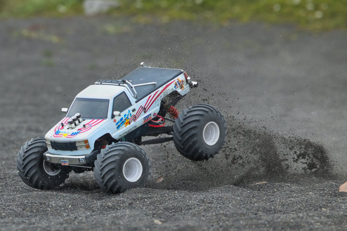 Ryosuke_1539's tweet image. 今日も朝から砂浜で、そうちゃんとりゅうちゃんが交代しながらUSA-1で遊んできました٩( ᐛ )و

こんな走りされたらたまらんｗ

うちのマルコメ君(りゅうちゃん)を添えて･･･w

#kyosho
#usa1