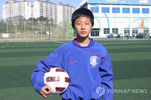 이때도 그 뭔가 맘에 안 든다는 특유의 눈빛이 있는게존나웃음나옴