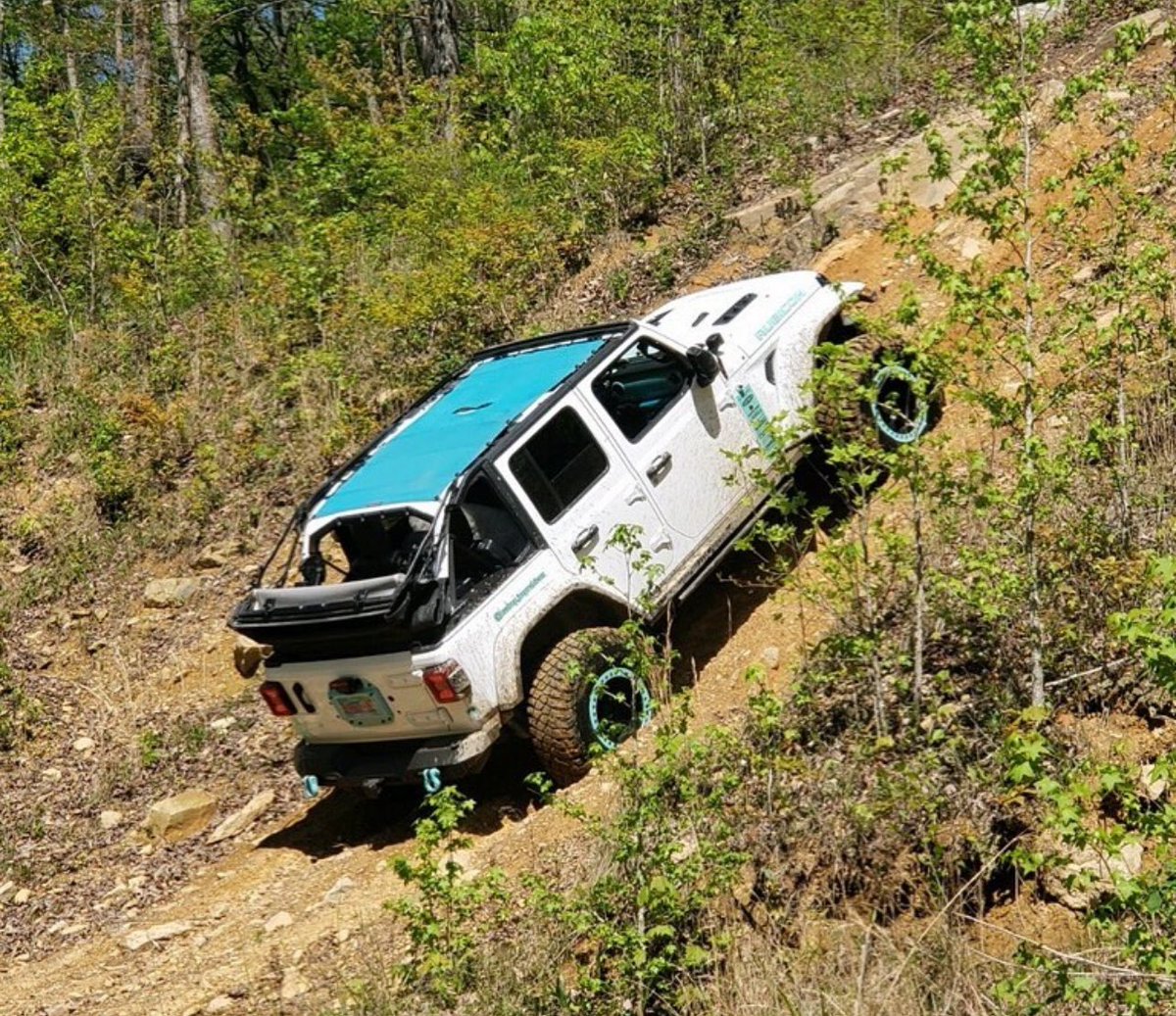 SpiderWebShade's tweet image. Happy Father’s Day! 😊This Father’s Day, give Dad the ultimate upgrade for his Jeep with a @spiderwebshade shadetop! Whether he’s cruising the trails or enjoying a sunny drive, our shadetops provide the perfect blend of shade and style! Order today! #spiderwebshade #shadebrigade