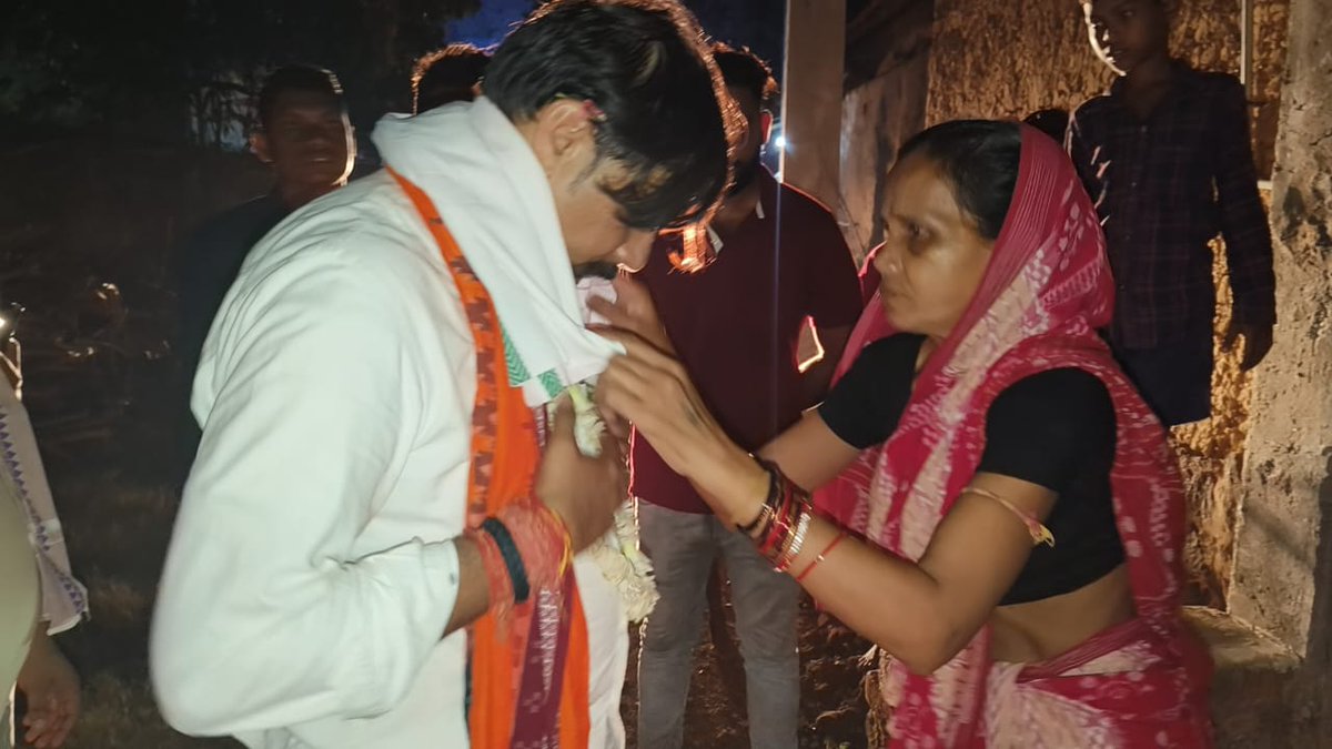 irasisacharya's tweet photo. #Behera #AmbabhonaBlock #BhatliConstituency 
ମୋର ବିଧାନସଭାର ଅମ୍ବାଭୋନା ବ୍ଲକ ଅନ୍ତର୍ଗତ ବେହେରା ଗ୍ରାମର ସମସ୍ତଙ୍କ ଜନସାଧାରଣ ଏତେ ମାତ୍ରାରେ ଭଲପାଇବା ଦେଇଥିବାରୁ ଧନ୍ୟବାଦ୍ ll

@bjpodisha @BJYMOdisha @Bhatli_AC https://t.co/osNlUKT2ZA