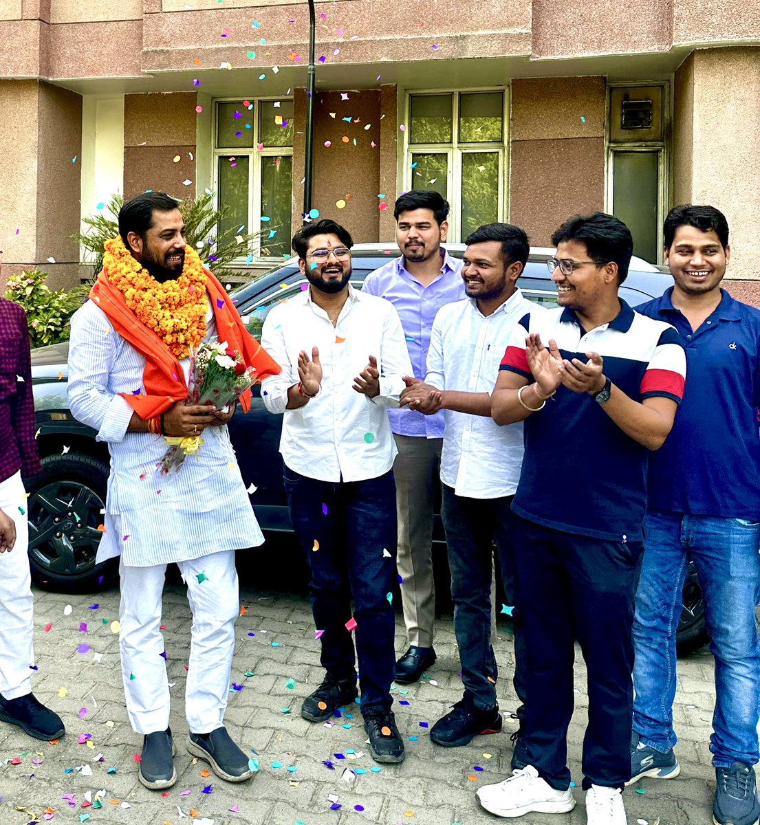 akash_soni1111's tweet photo. बड़े भाई भाजपा युवा मोर्चा बिहार के प्रदेश उपाध्यक्ष  श्री आनंद गौरव जी को जन्मदिवस की बहुत बहुत शुभकामनाएँ।🚩 https://t.co/GwCBGRm87p