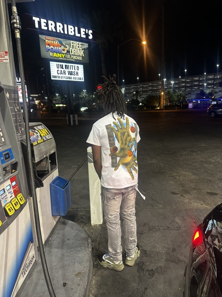 BlowMoney /🕷️ tweet media