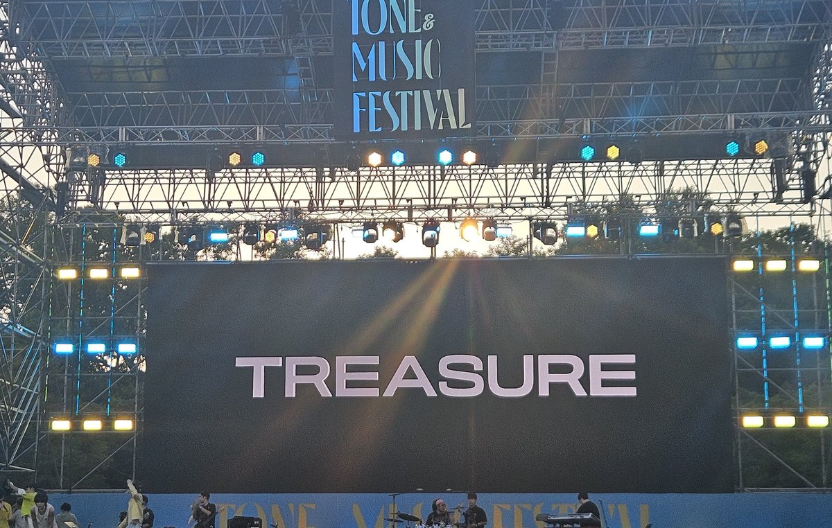TeumesJapan's tweet photo. 人が映っちゃうんで、避けたりしながら撮ったんで、いいとこ映ってなかったり偏りがあったらごめんなさい😭🙏

スレッド
↓

PARTY WITH TREASURE
#TREASURE_TONE_MUSIC_FESTIVAL
#TREASURE_KINGKONG
@treasuremembers https://t.co/HqeYL96hj8