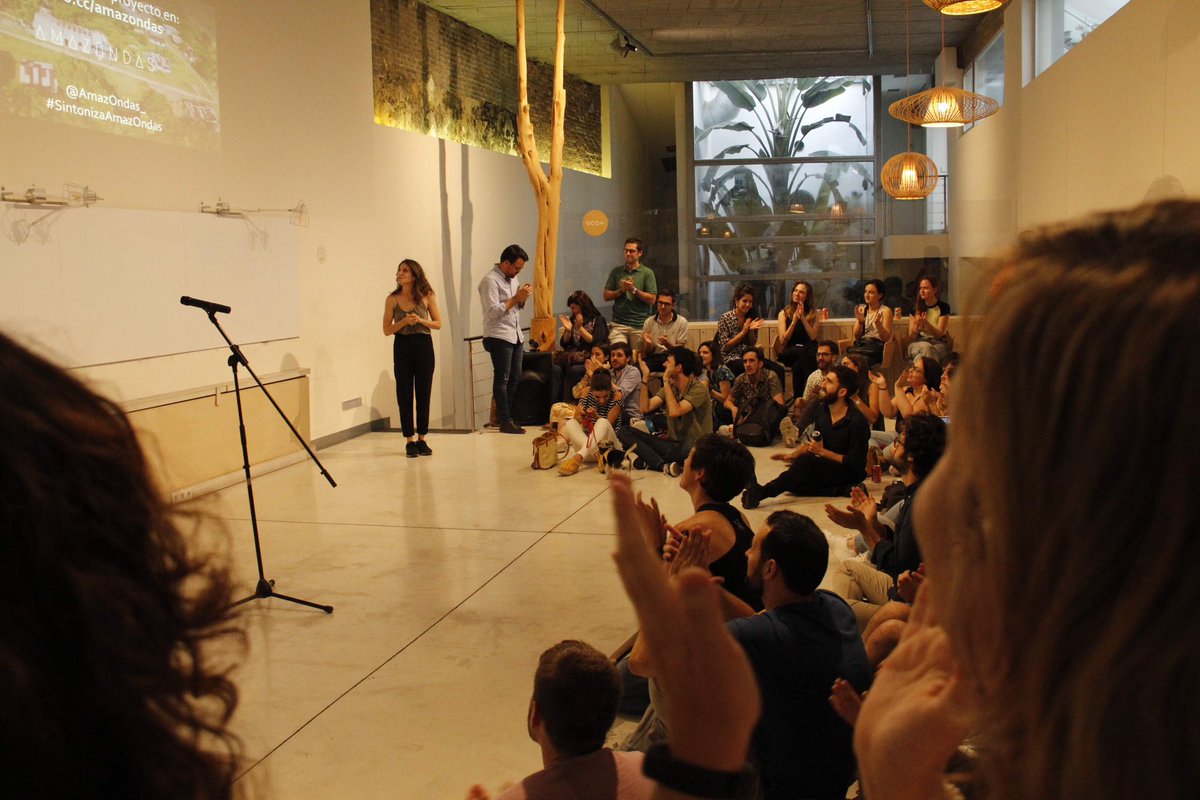 En junio de 2019, nos reunimos en la sala <a href="/Ecooo_/">ECOOO (Cuenta inactiva: ahora en BLUESKY)</a> para presentar una idea llamada ‘Amazondas’. 5 años después de este evento, recogeremos un <a href="/Premios_Ondas/">Premios Ondas</a> Global del Podcast. No habría sido lo mismo sin tanto calor alrededor. Gracias infinitas 💫🤍