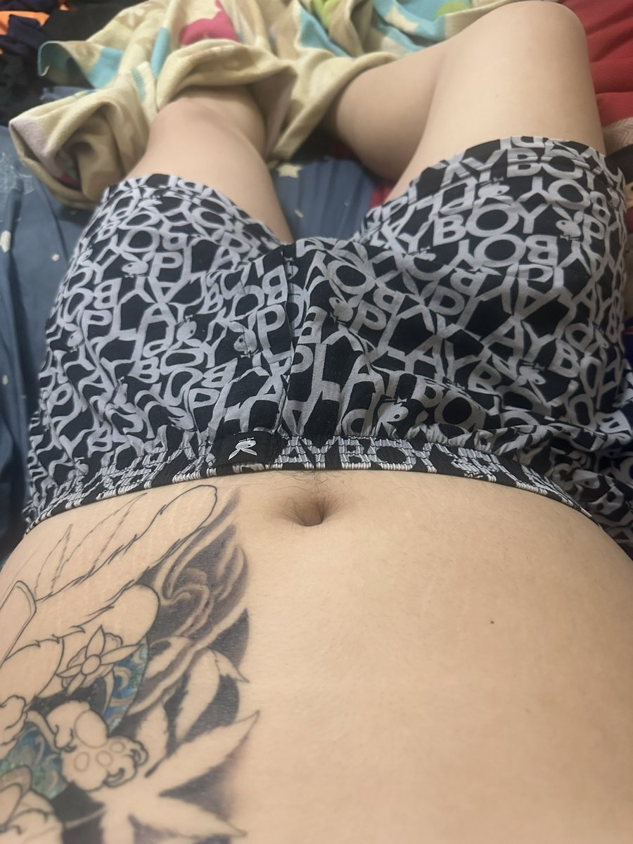 在家只穿內褲不過分吧🤭