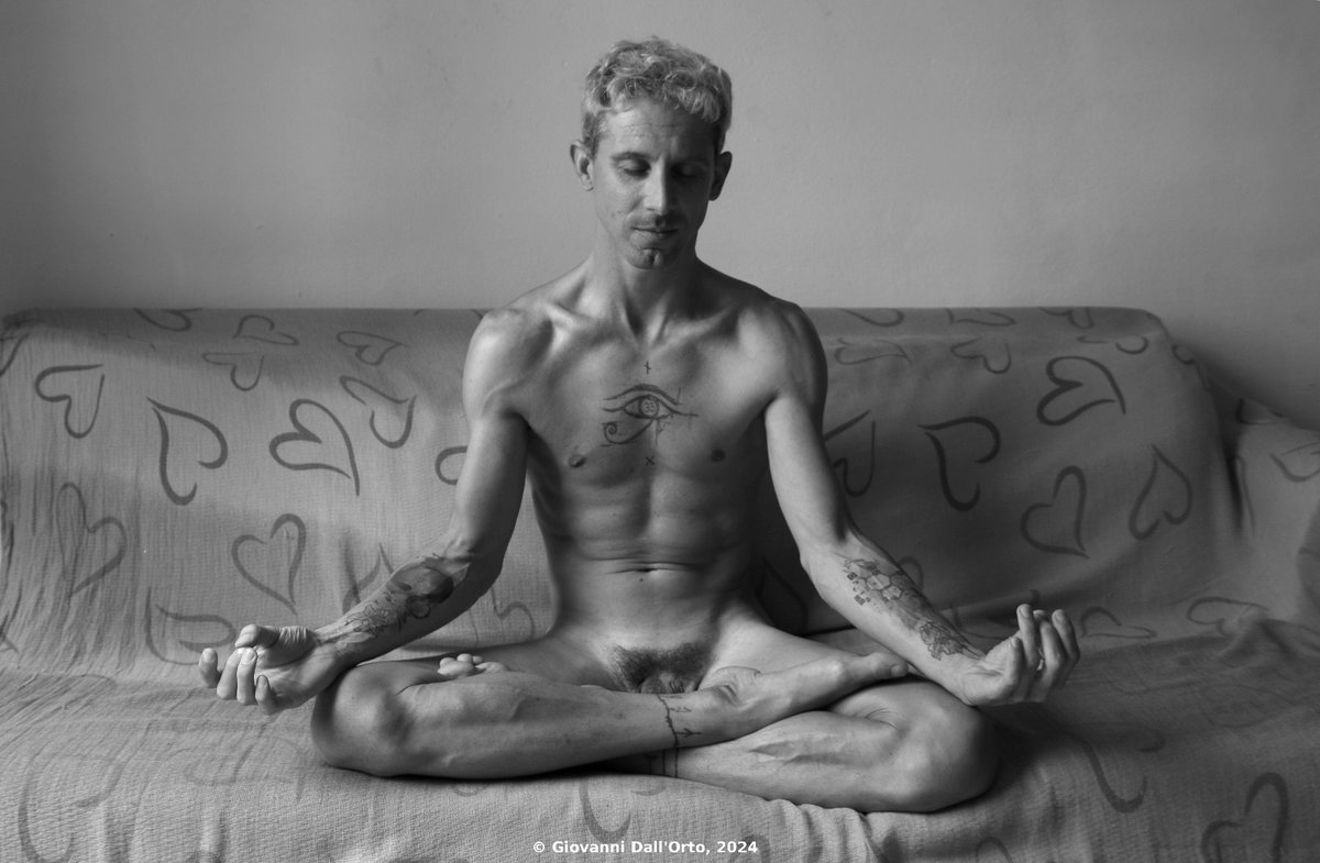 Fotografoitali1's tweet photo. Matteo @85Theobroma. Foto di Giovanni Dall'Orto, 2024.

#tatuaggio #tattoo #artegay #milanogay #gaymilano #pridemonth #yoga https://t.co/o56wjR9DJu