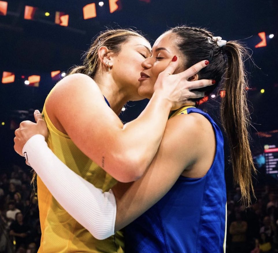 badviuv's tweet photo. Nyeme e Rosamaria de longe as melhores jogadoras do Brasil nessa vnl. Constância e desempenho, IMPECÁVEIS!! Merecem todo reconhecimento!! https://t.co/3jpZ15IABl