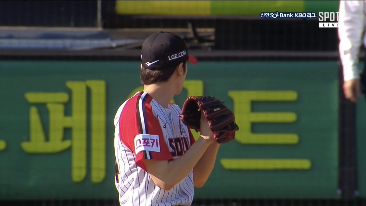 중계샷으로 찍힌 게 너무조음….
실제 야구 중계가……이게 주는 감동이….