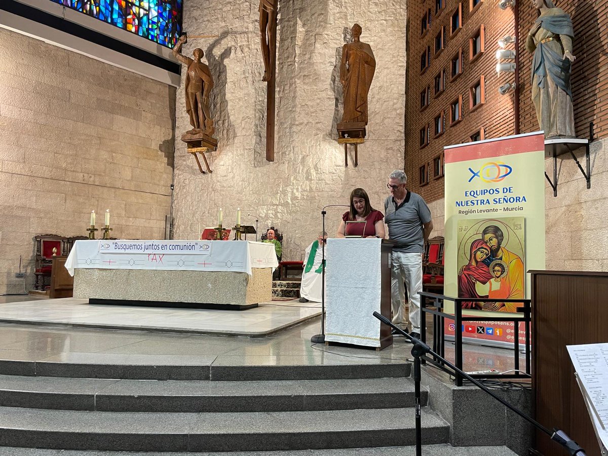 ENSLevante's tweet photo. Eucaristía Fin de curso en Valencia. Dando gracias por el trabajo de estos cuatro años y por el paso adelante de los nuevos Responsables Regionales, Jaime y Yolanda, y de todo su equipo. Que el Espíritu Santo les guie y Nuestra Madre les ampare en su labor. #JuntosEnComunión. https://t.co/yLcxZkI12w