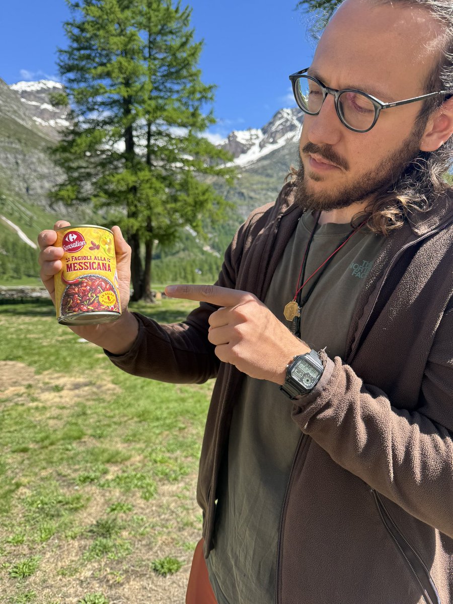 Readriama's tweet photo. Guided by the sun of @SolapunkNomads  a once in life experience. 10 days in the alps, full heart open mind ❤️🌞🍀 https://t.co/i5HnB4oiun