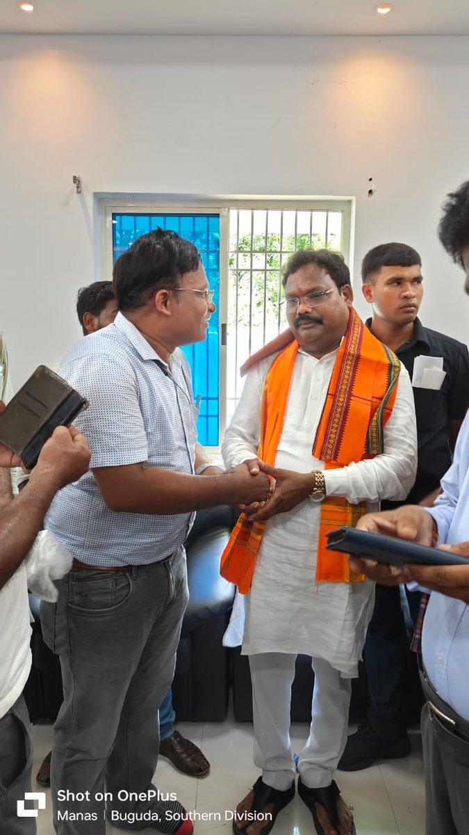 ovsaganjam's tweet photo. OVSA Ganjam welcomes &amp; wishes H'nble Minister of F &amp; ARD dept Govt of Odisha and assure complete allegiance and prosperity under his able leadership. @CMO_Odisha @dahvsodisha @farddept @MohanMOdisha @CMO_Odisha @OVSA_ODISHA @ovc_unofficial @Dept_of_AHD @Ganjam_Admin https://t.co/AgTu0LcPaD