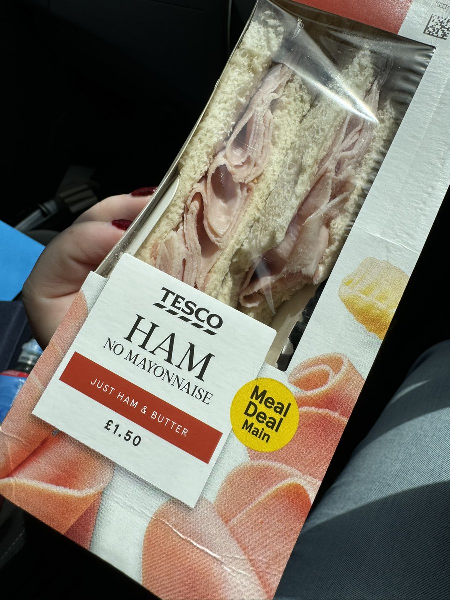 katesflemson's tweet photo. my hungover self had to get the leah williamson special x https://t.co/SFtuQV2I3N