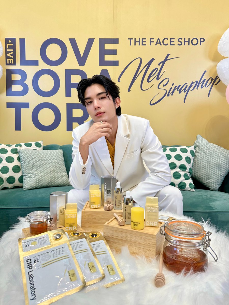 DomundiTV's tweet image. จบลงไปเป็นที่เรียบร้อยแล้วสำหรับ Loveboratory with Net Siraphop Live ✨️

ขอขอบคุณ @thefaceshop_th ที่ให้เกียรติ “เน็ต” @netsiraphop ได้มาร่วม Live พูดคุยและร่วมกิจกรรมสนุก ๆ ในวันนี้นะคะ 💛

รวมถึงขอขอบคุณแฟน ๆ ทุกคนที่ติดตามและส่งกำลังใจมาให้เน็ตตลอดการ Live ด้วยนะคะ 🫶🥰…