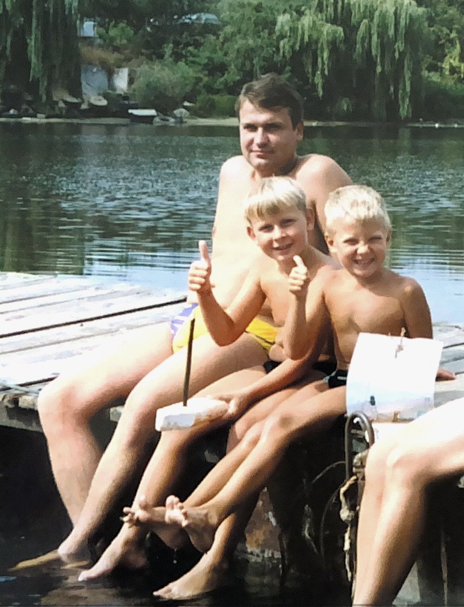 DeeLavMusic's tweet photo. Happy Father’s Day! Thank you #SergeantKit for everything 💙💛
📸 Me, Vlad and Sergeant Kit on the Dnipro River somewhere in the 90s. https://t.co/nfTxFMArYs