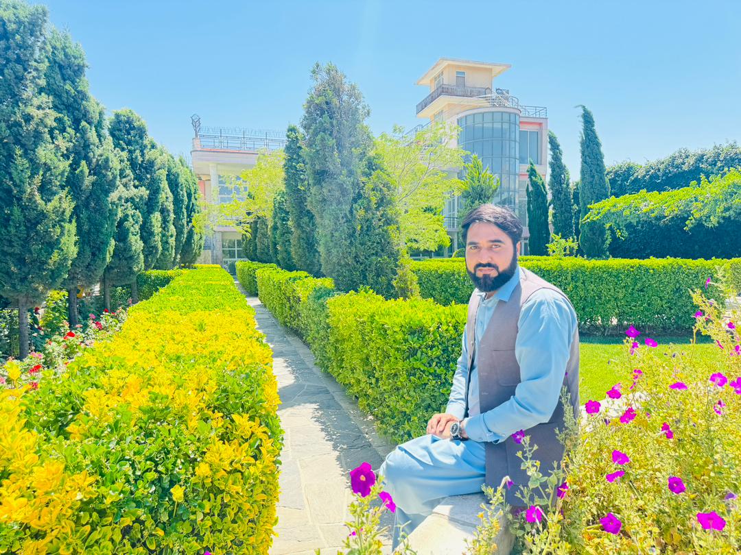 GoharZiauddin's tweet photo. لوی اختر مو مبارک شه! 

که په هېواد کې ��ننه یاست یا له هېواد څخه بهر؛ الله (ج) دې ستاسو د عرفې ورځې روژه، عبادتونه او قربانۍ پخپل دربار کې قبول ک��ي. https://t.co/5dsegQF4QY