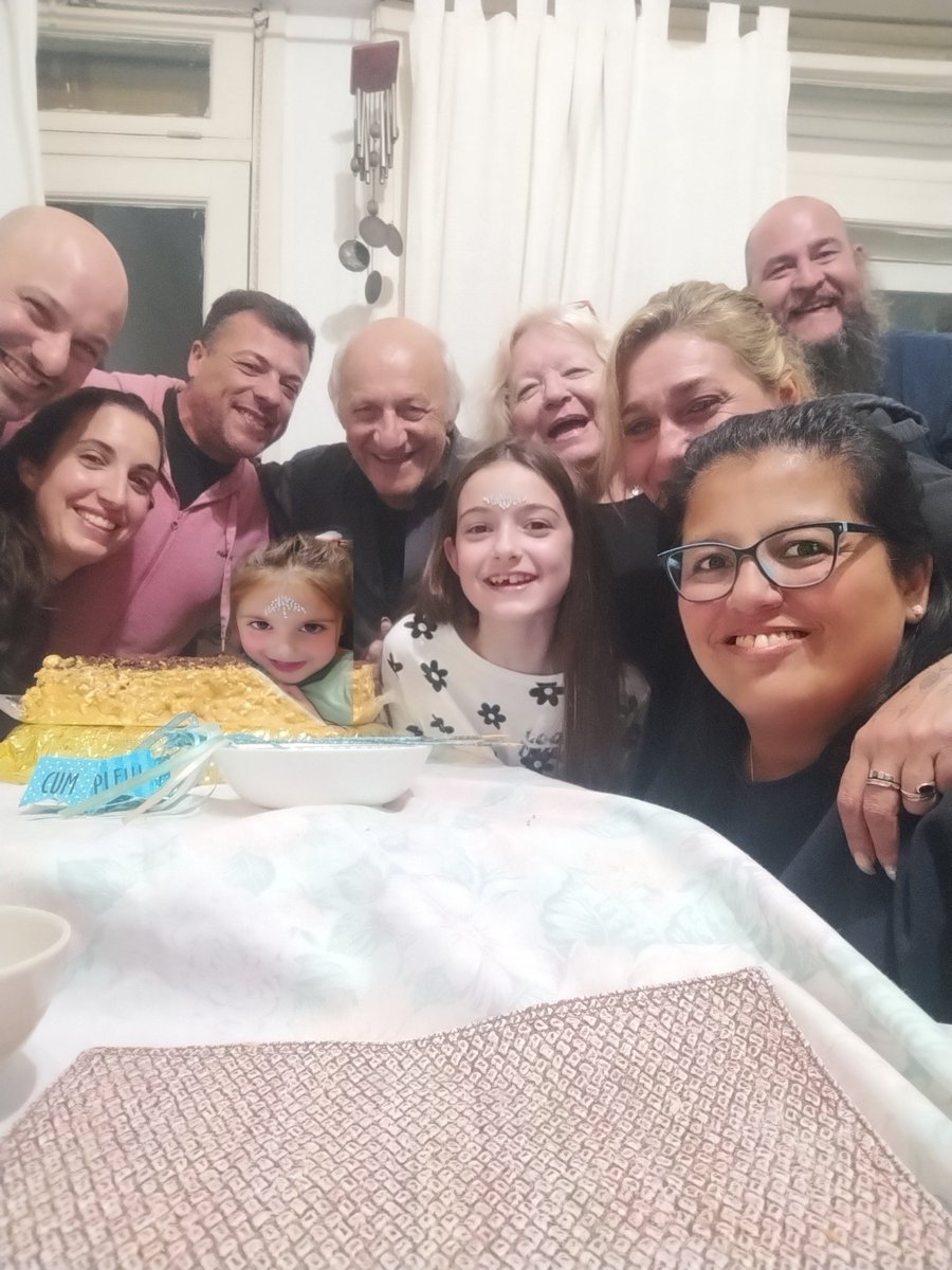 clarys77's tweet photo. #Estefinde feliz día para mi papá Héctor, mi esposo Edu y mi hermano Silvio desde moreno feliz día del padre para todos!!! https://t.co/LNEtZNu1wd