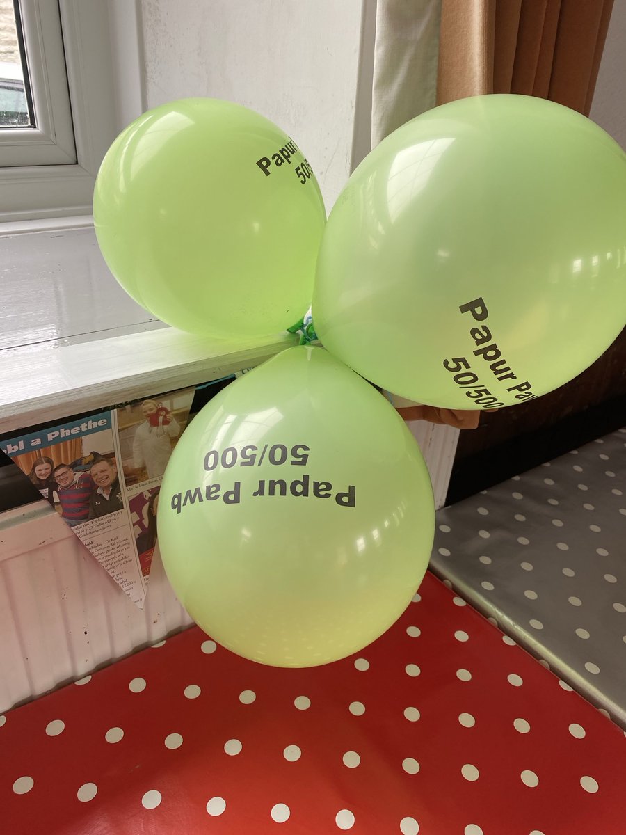 Mae’r Neuadd Goffa’n barod am y dathliadau - dewch draw i ddathlu am 3 o’r gloch pnawn ma!