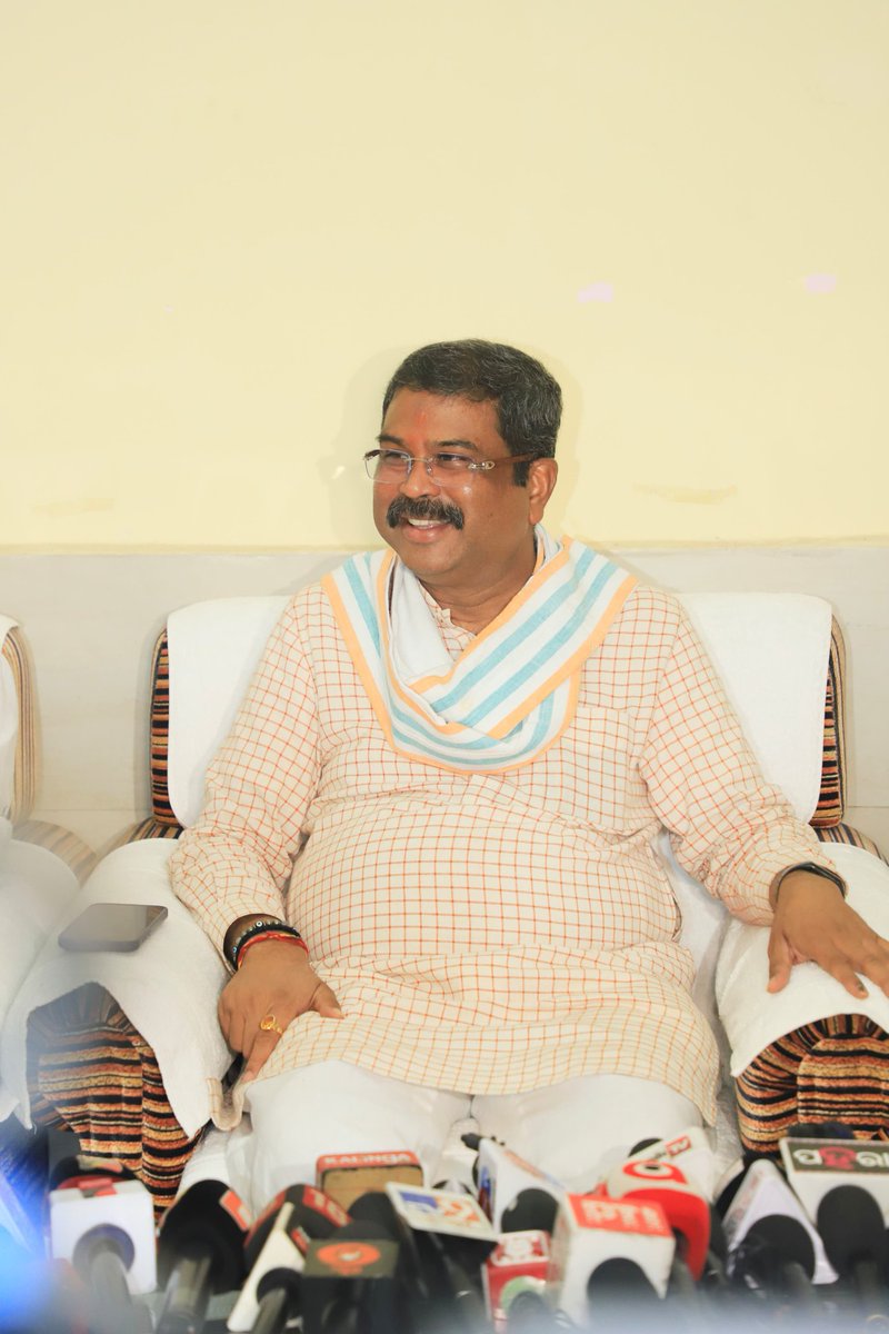 Dharmendra Pradhan tweet media