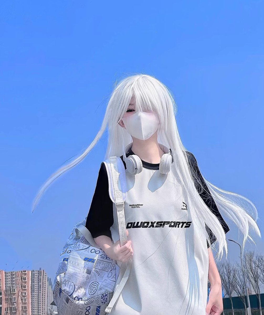 koukou293308's tweet photo. 这大太阳真的热啊，亲亲们记得防暑啊，多喝水千万别中暑 https://t.co/mWeYNlPfh1