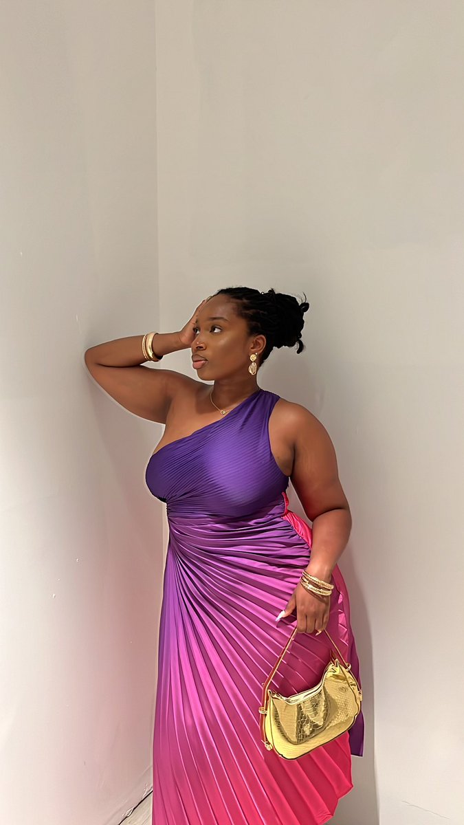 only_christabel's tweet photo. Felt like a princess in this dress 💞💜 https://t.co/xg4ZIBCm97