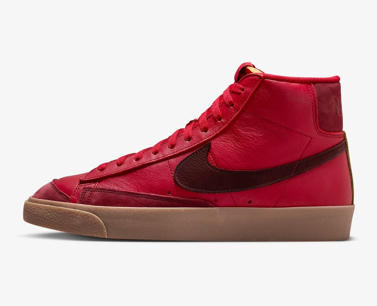 SOLELINKS's tweet photo. Ad: Nike Blazer Mid '77 SE 'Layers of Love' on sale for $54.38 + FREE shipping, use code FLASH20 => https://t.co/HY2zy0VzAW https://t.co/VugobHqMr7