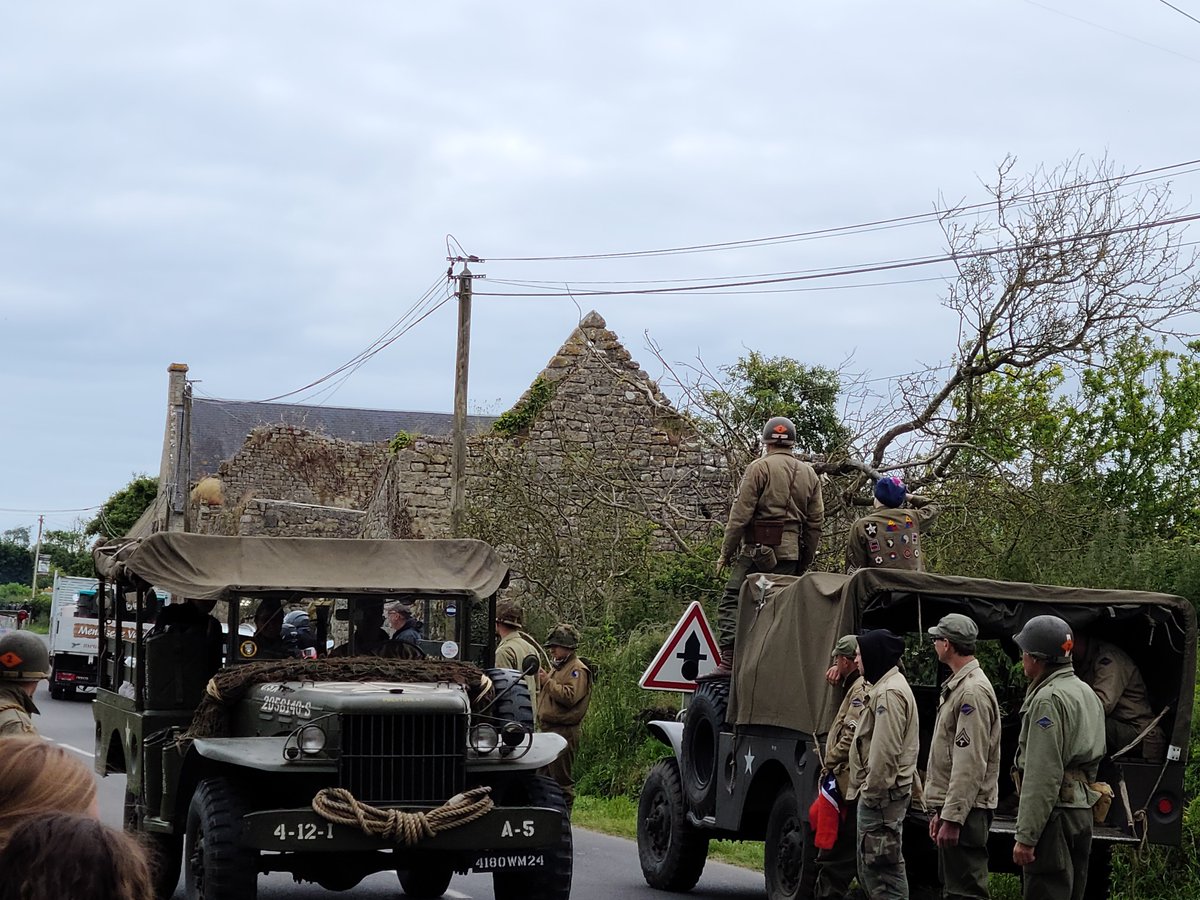 RSeidel_NBCT's tweet photo. We happened upon a parade of hundreds of reenactors and their jeeps, trucks, and tanks.

10/13 https://t.co/gJf45v2v9B