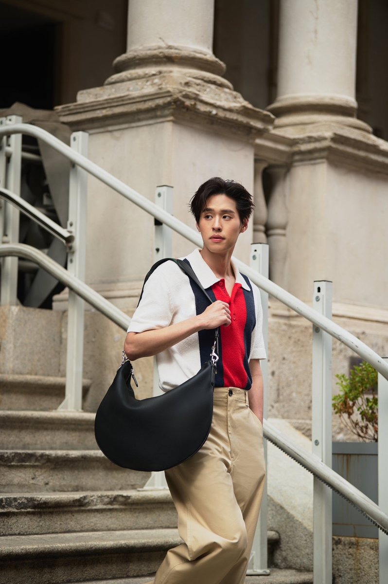 ELLEThailand's tweet photo. เช็กอินมิลานเรียบร้อย! บิวกิ้น พุฒิพงศ์ ในวันสบายๆ กับลุคจาก @gucci คอลเล็กชั่น Pre-Fall 2024 และกระเป๋า Gucci B สีดำ รอชมลุคของบิวกิ้นที่จะเข้าร่วมชมโชว์ Gucci Men‘s Spring Summer 2025 ในวันจันทร์ที่ 17 มิถุนายนนี้ 19.00 น.

#ELLEThailand
#GucciSS25 #bbillkin #GUCCISS25xBILLKIN https://t.co/3zG2n6p9jv