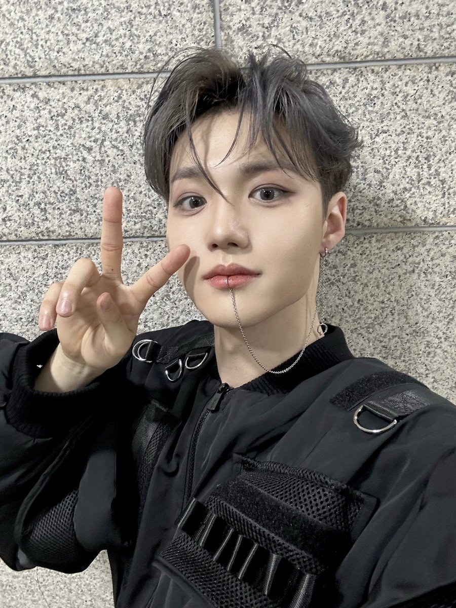 treasuremembers's tweet image. 킹콩 막방 까지 함께 해주셔서 
감사해요 
짧고 굵게 활동을 했는데 이번 킹콩으로 시작해
어떤 무언가가 또 있을지 ㅎㅎㅎ 
앞으로도 많은 기대 부탁 드리고 
항상 사랑합니다 트레저 메이커
사랑해 ❤️