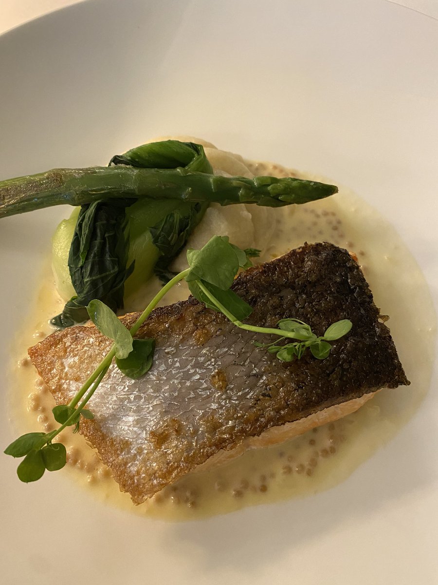 alexpelouze's tweet photo. Side effects: secondary typically undesirable effect of a conference 
Weight loss 
@keto_live you loose wait while eating there for a week. 
Wonderful 
And even the Kitchen Director Philippe Bischoff lost 2 kg while cooking for us. !! 
Congratulation to all of the team https://t.co/SEi0H8ipYW