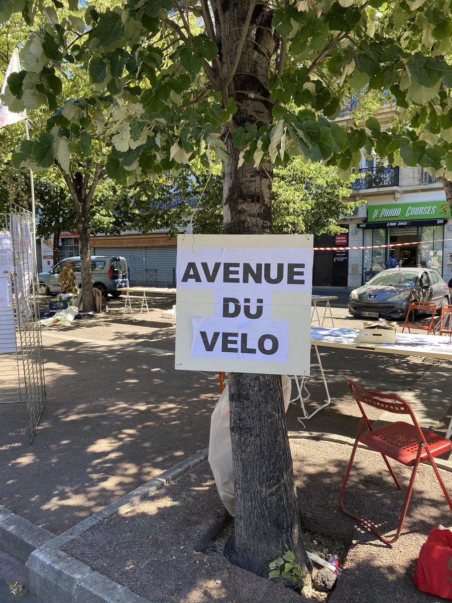 CH_Monnier's tweet photo. #FeteduVelo2024 c’est parti ! #Prado libéré des voitures  🚲 😅 https://t.co/wPcP3E55mW