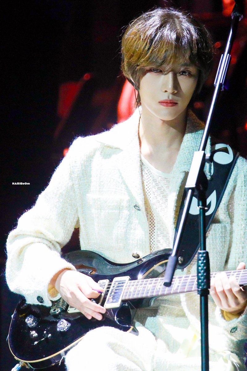 HARIBeOm_313's tweet photo. 240616 위버스콘 
🎸
#투모로우바이투게더 
#범규  #BEOMGYU #TXT_범규
#TXT #TOMORROW_X_TOGETHER #ボムギュ https://t.co/AtZiK3u3Yx