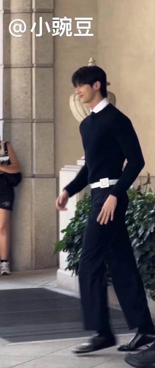 인간 프라다 변우석 온다...