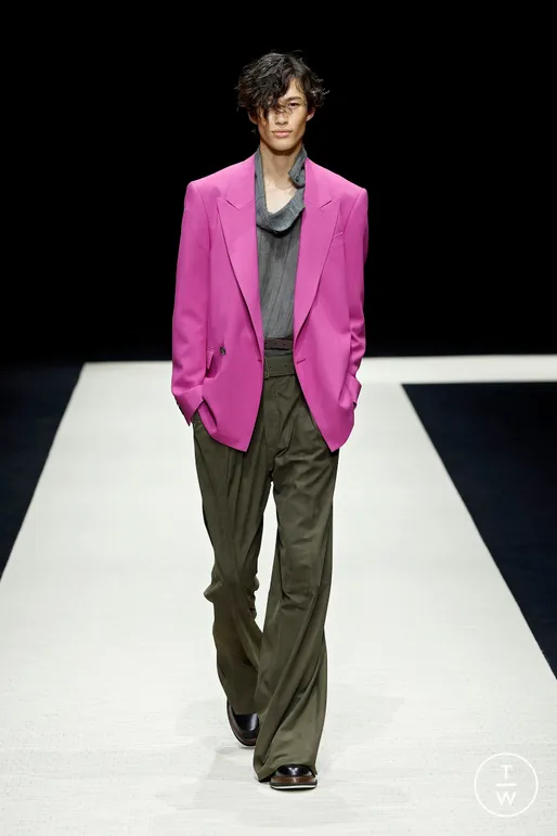 thinksoffashion's tweet photo. In this show, some of entertaining and memorable moments. I didn't like to much couples look but it was like old gold days https://t.co/YEyvN3jTse