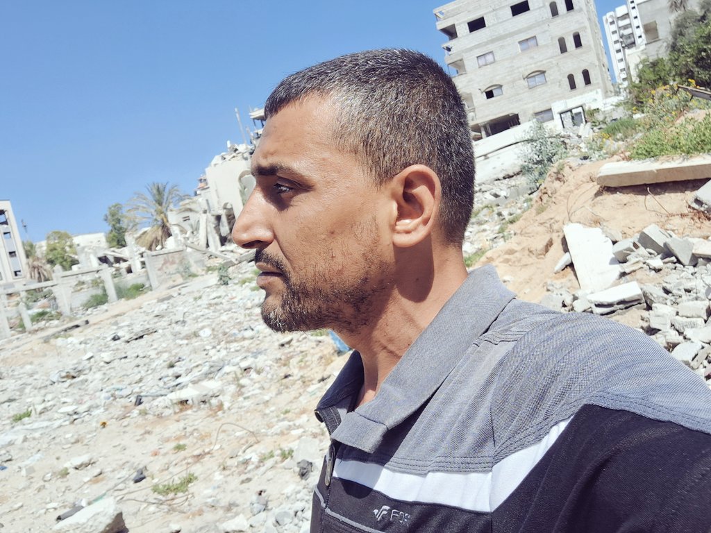 LoverHomeless's tweet photo. 🫂❤️‍🩹I thought we would celebrate Eid Al-Adha in 🇪🇬Egypt, dear friends. Instead, we are stuck in 🥹#Gaza and the border is closed. I am waiting for it to reopen, and I am getting more anxious and impatient. Will we spend the next Eid in peace? I truly hope so. ❤️‍🩹🙏🫂🆘️https://t.co/rNGrbwRi7X🆘️🫂🙏You were right yesterday,  I have to be happy for the children. Today I started very early, as my friends and I made breakfast well before dawn for the visitors of our kitchen. 🆘️https://t.co/Sm4ClaQ3eC🆘️I'm quite tired, but I am satisfied knowing I made Eid a bit better for several people in this neighbourhood. I will keep trying to see the bright side of things. Eid Mubarak, dear friends! ✨️ I am very grateful you are there. I couldn't do any of the things I do today without your help. I give you my eternal gratitude 🙏