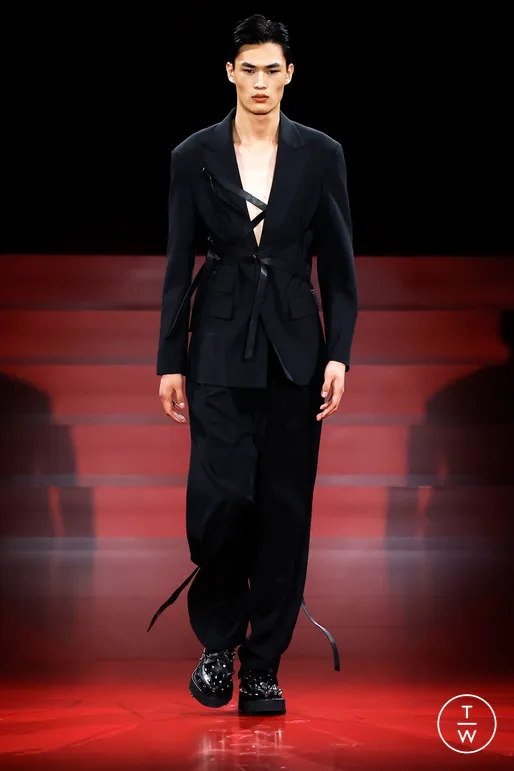 thinksoffashion's tweet photo. DSQUARED2 SS25 Menswear https://t.co/ALViPjOITv
