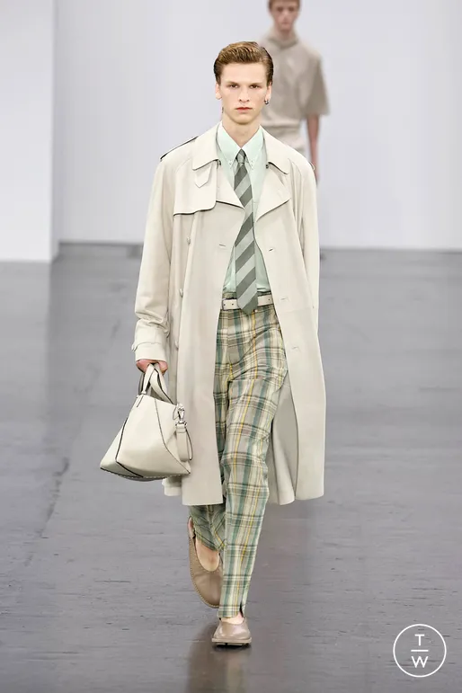 thinksoffashion's tweet photo. Fendi SS25 Menswear 
It was my favorite show until now. I love the color palette of shows, shapes, everything https://t.co/IXTjRPFvOu