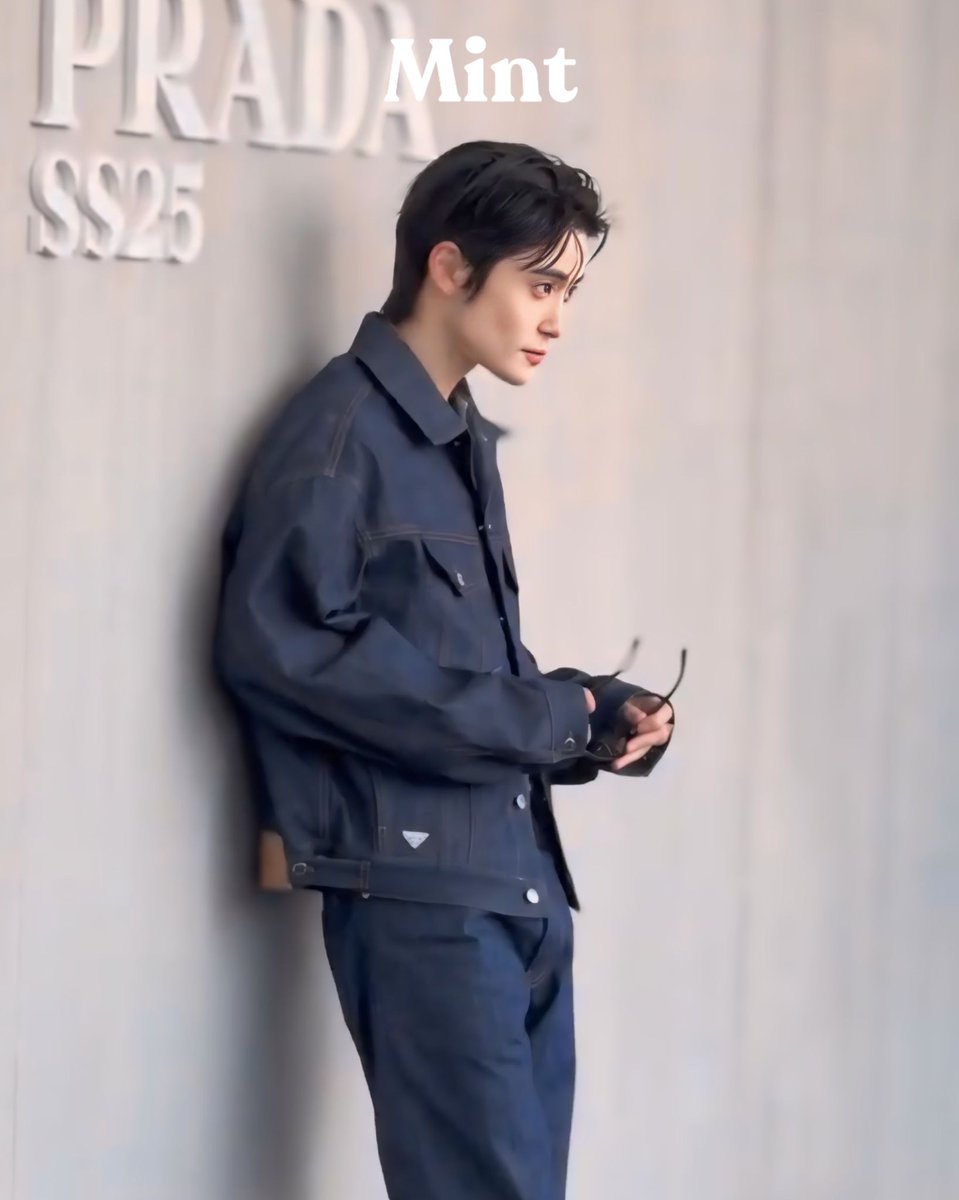 mintmag_th's tweet photo. สะกดสายตา! #MintReports พาชมลุคหนุ่ม #JAEHYUN Brand Ambassador ของ #PRADA ขณะเข้าร่วมชมโชว์ Prada Men's Summer Collection 2025 ซึ่งจัดขึ้น ณ มิลาน ประเทศอิตาลี 💚

JAEHYUN SHINES IN PRADA
#PradaSS25 #PradaxJaehyun 
#MintMagTH https://t.co/fXHdLw3X2Z