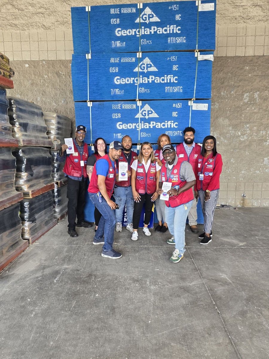 Great visit with the New Carrollton Team #1122!! Congratulations to PSSs Jose, Bill and Al on their well deserved recognition!! Thank you for all you do to service our PRO customers, building strong and lasting relationships! #HUNGRY