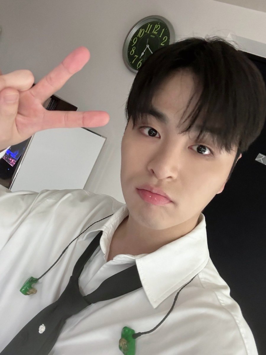 iKONIC_143's tweet photo. [#FORiKONIC]

JU-NE  SPECIAL FAN MEETING 완료‼️
또 좋은 소식으로 만나요🤟🏼

오늘 고마웠어🫶🏻

#JU_NE #구준회
#iKON #아이콘
#SPECIAL_FAN_MEETING https://t.co/8GNB5WdUty