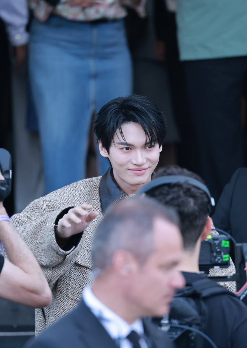 NIDZA7822's tweet image. หุยยยยย วินนนน 

BA WIN AT PRADA SS25
#PradaSS25xWin
#PradaSS25
#Prada @Prada
#winmetawin @winmetawin