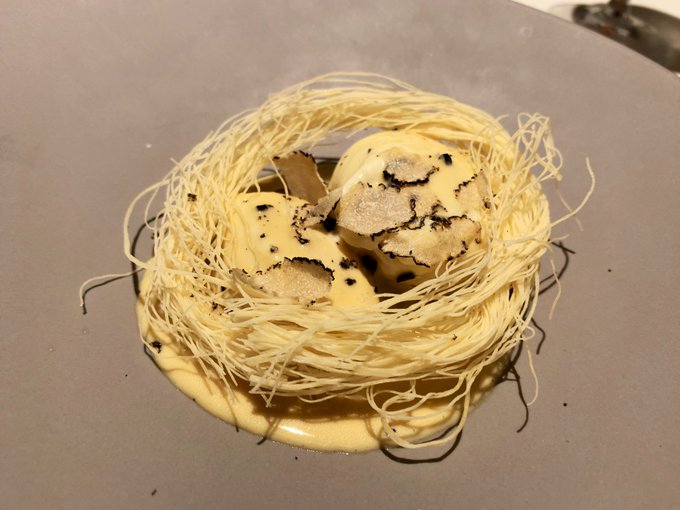 おいしいコース料理だった… 