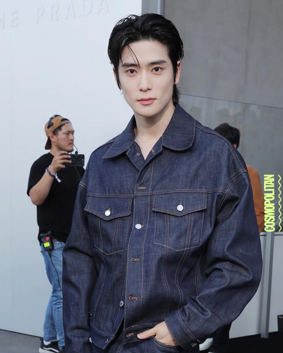jjaehyunTH's tweet photo. cosmopolitan_hk

JAEHYUN สวมชุดยีนส์หัวจรดเท้าร่วมงานแฟชั่นโชว์ของ @Prada

https://t.co/KIaoE3eQ67

#PradaSS25xJaehyun #PradaSS25 https://t.co/PB0B6uJk6g