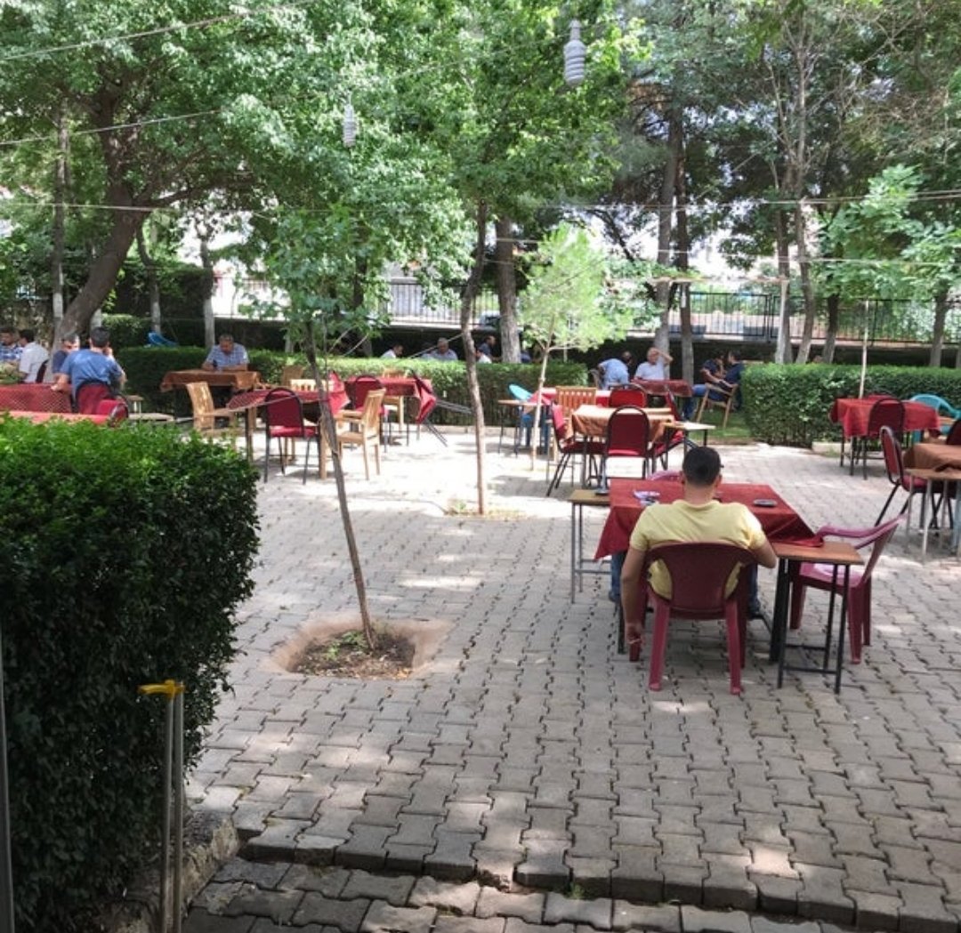 Öğretmen evi müdürü Hakan Ç. senle alakalı ciddi dosyalar geldi.
Kimlerle oturup kamuda çalışanların listesini yaptınız? 
Bu listeler hangi amaçla yapıldı? 
Geçmişinle alakalı çok şey geliyor 
Xeberi olsınnnnn.