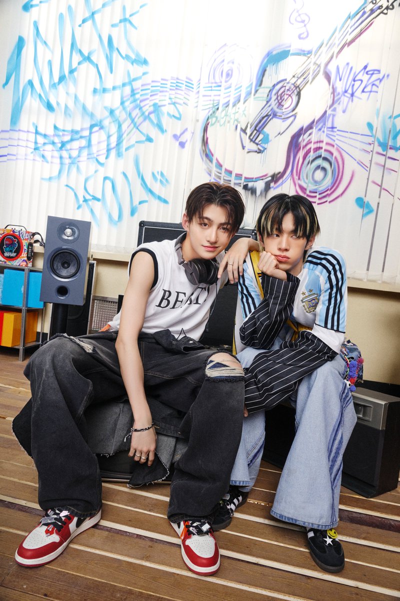 TWS : 2nd Mini Album 'SUMMER BEAT!'
Official Photo OUR Ver.

#DOHOON #도훈
#JIHOON #지훈

☀️ 2024.06.24 6PM (KST)
☀️ 2024.06.24 5AM (ET)

#TWS #투어스 #247WithUs
#SUMMER_BEAT