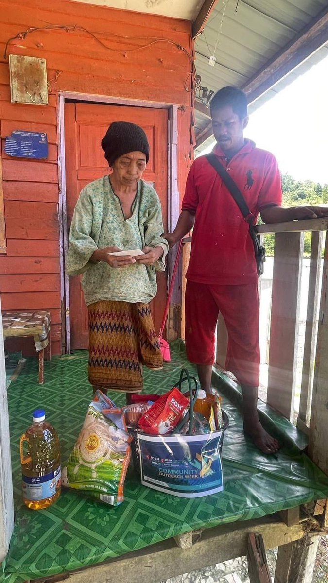 MSUCSabah's tweet photo. Community Outreach Week 2024 is a program organized by MSU to help the urban poor in Malaysia which aligned with the goals stated in Sustainable Development Goals (SDG)
Together we can make a difference.
#msucollegesabah
#communityoutreachweek
#MSU https://t.co/Ev6tSMSGE9
