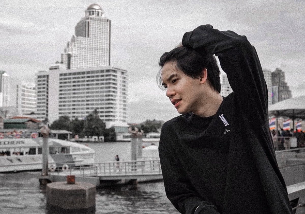 WanaAnanYW's tweet photo. อยากให้มีคนค้บพบหยิ่นเยอะๆ ถึงภายนอกน้องจะดูนิ่งสุขุมแต่ถ้าได้เห็นตามรายการต่างๆ มุมน่ารักๆของหยิ่นมีเยอะมากๆ หยิ่นเป็นเด็กอารมณ์ดี สุภาพมาก มีมุมดุบ้างแต่ใจดีมากกว่า คิดก่อนพูดคิดก่อนทำ รักษาน้ำใจคนอื่น ใจเย็นขึ้นมาก มีอารมณ์ขัน พูดจาน่ารัก รักครอบครัว รู้คุณคน น้องน่ารักมากๆเลย https://t.co/OqGMGKARG3